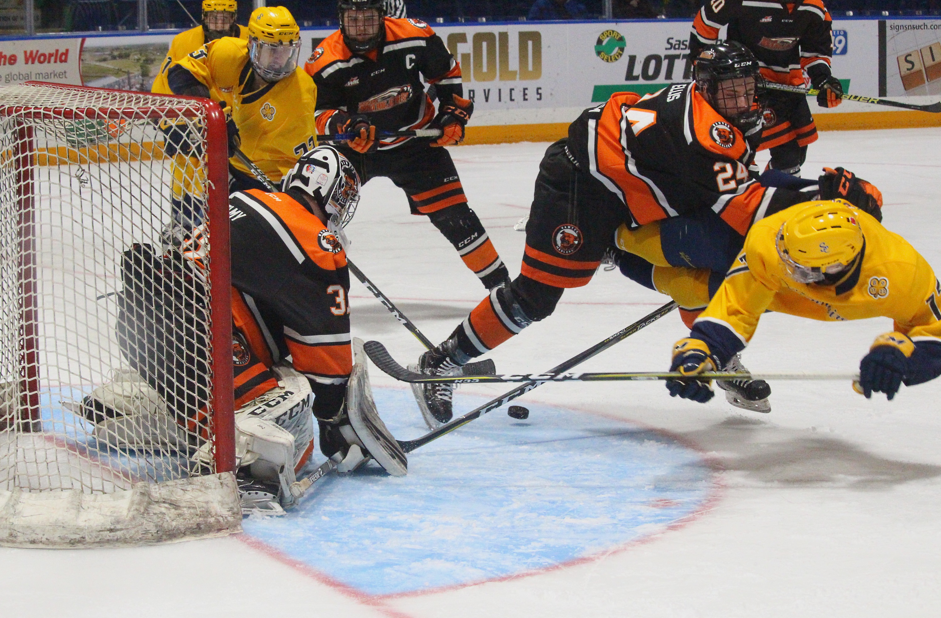 Legionnaires Surge Past Yorkton for FourthStraight Win